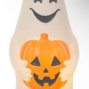 Halloween Ghost with Pumpkin Decor
